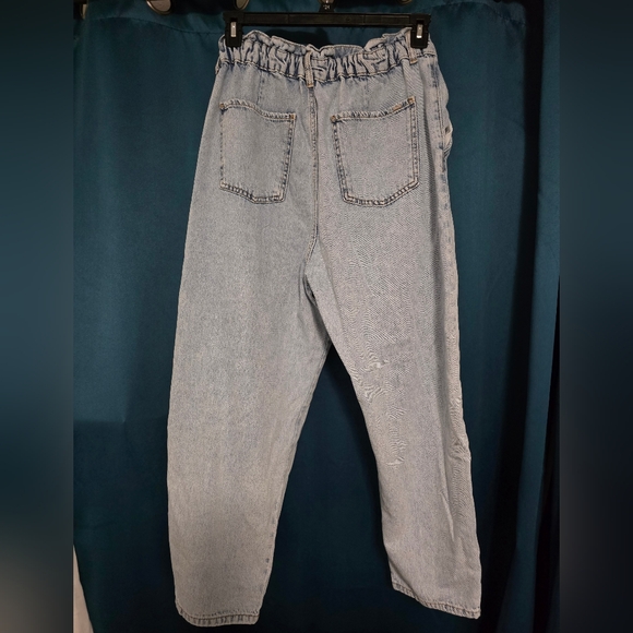 ZARA Women Jeans. Paperbag Ankle Baggy Fit High Rise Light Wash Denim. Size 12 - Picture 3 of 7